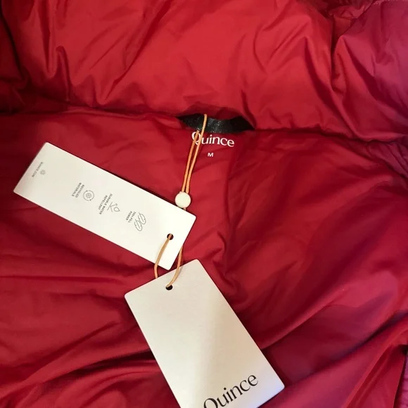 Quince Red Puffer Jacket Glossy Insulated Winterwear - Picture 2 of 3